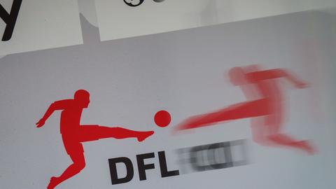 Die DFL hat die Finanzkennzahlen aller 36 Proficlubs für die coronageprägte Saison 2020/21 veröffentlicht.