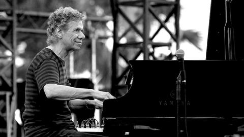 Chick Corea am Piano (picture alliance / abaca)