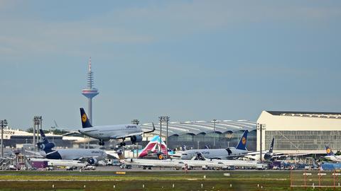 Flugzeuge am Flughafen Frankfurt/a.M. (picture alliance / Daniel Kubirs)