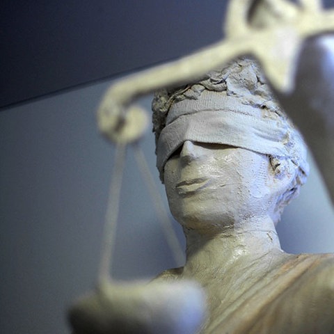 Die Statue Justizia (dpa)