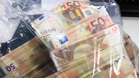 Geldwäsche: Vom Zoll beschlagnahmtes Geld (Zollfahndung Essen)
