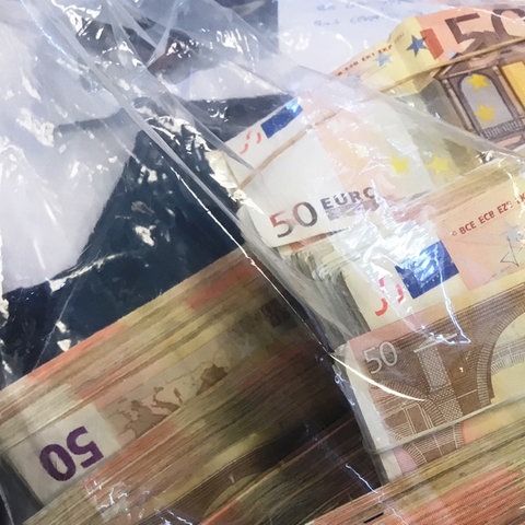 Geldwäsche: Vom Zoll beschlagnahmtes Geld (Zollfahndung Essen)