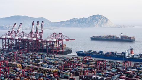 Hafen von Shanghai (dpa)
