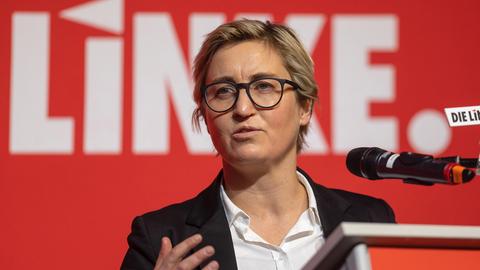 Susanne Hennig-Wellsow spricht beim Landesparteitag. (dpa)