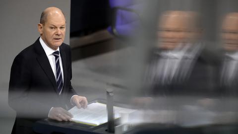 Kanzler Scholz bei seiner Regierungserklärung (AP)