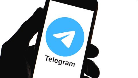 Smartphone mit Logo der  Telegram-App (picture alliance / ZUMAPRESS.com)