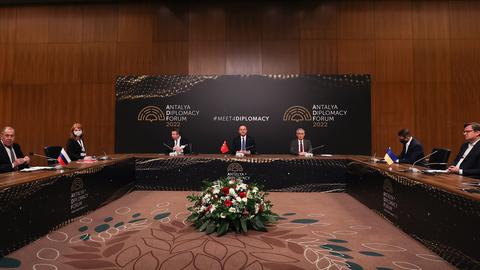 Dreiertreffen der Außenminister Russlands, der Türkei und der Ukraine. (picture alliance / AA)