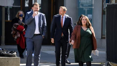 Lars Klingbeil, Christian Lindner  und Ricarda Lang. (dpa)