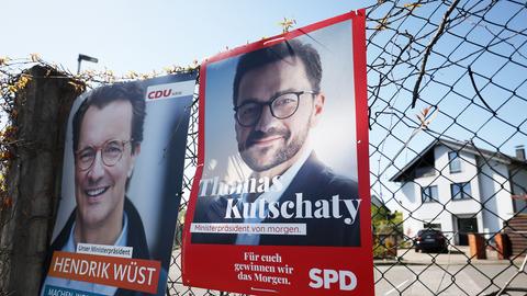 Wahlplakate von CDU und SPD in Bornheim (NRW). (dpa)