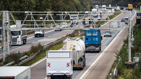 Sensoren einer Mautbrücke, zur Erfassung der Autobahnmaut, auf der Autobahn A3 bei Hamminkeln. (picture alliance / Jochen Tack)