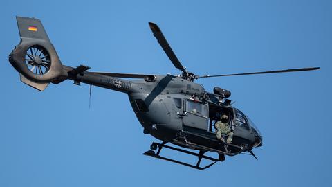 Ein Hubschrauber der Bundeswehr (H145M) (picture alliance/dpa)