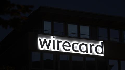 Beleuchteter Wirecard-Schriftzug (dpa)