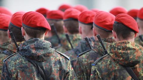 Bundeswehrsoldaten bei der Vereidigung