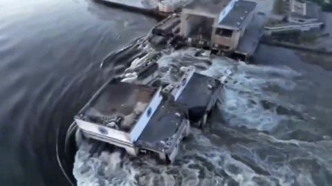 Der beschädigte Kachowka-Staudamm in der Ukraine