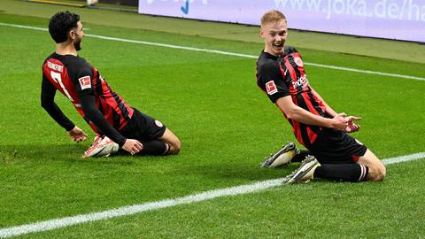 Hugo Larsson jubelt nach seinem Treffer