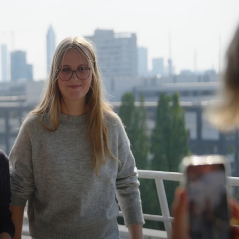 3 Teilnehmerinnen des ARD Nachrichtentags werden gefilmt
