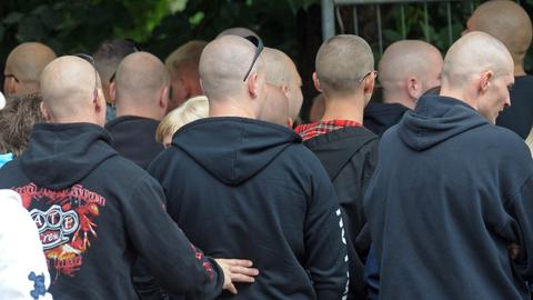 Teilnehmer der NPD-Veranstaltung "Rock für Deutschland" in Gera