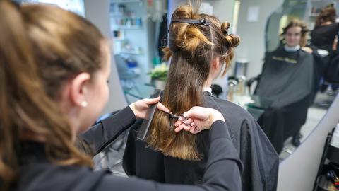 Wissen und mehr: Friseurin