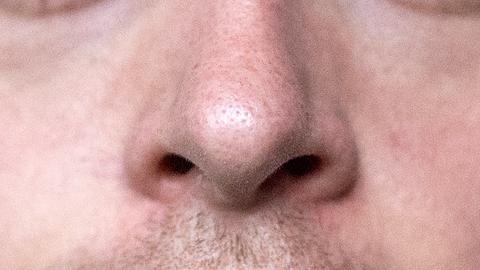 Die Nase eines Mannes.