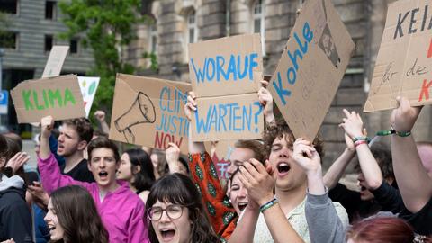  Demokratie - Rechte und Pflichten 