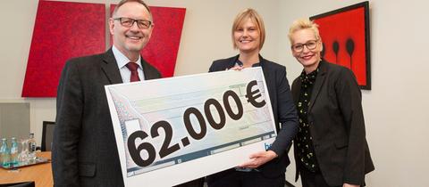 hr-Weihnachtsspendenaktion bringt 62.000 Euro für den Hospiz- und PalliativVerband Hessen e. V. 