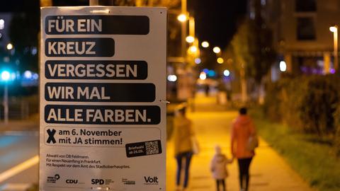 Plakat zur Abwahl von Frankfurts Oberbürgermeister Feldmann