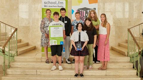 Gewannen den school.fm-Preis 2023 in der Kategorie „Bestes Infotainment“: Schülerinnen und Schüler des Schulradios Zero.FM der Wilhelm-Leuschner-Schule in Niestetal.