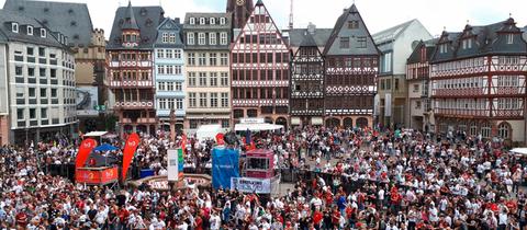 Eintracht-Fans auf dem Römerberg