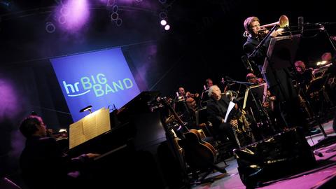 Die hr-Bigband mit Solist Christian Jaksjö