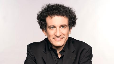 Porträt Chefdirigent hr-Sinfonieorchester Alain Altinoglu