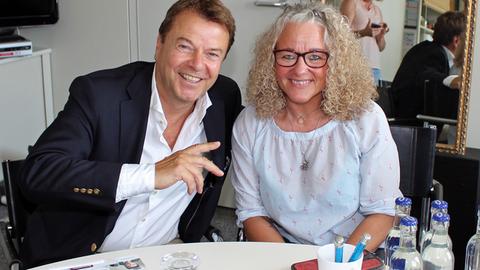 Jörg Bombach zusammen mit Programmmacherin Sandra Manus