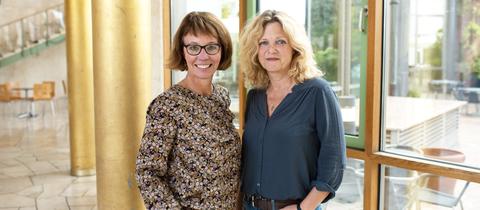 Petra Boberg (li.) und Sabine Mieder berichten vom Projekt "Unterricht ungenügend".