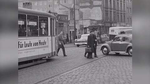 Archivschatz Fahrbahnüberquerung: Videostartbild