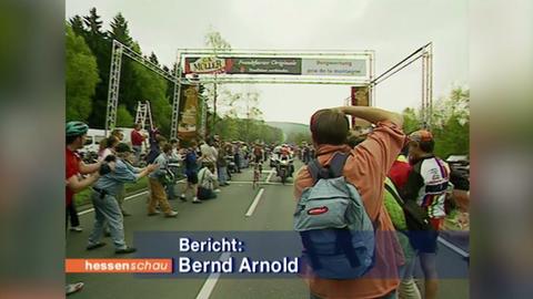 Radrennen "Rund um den Henninger Turm": Ausschnitt aus der Hessenschau vom 1. Mai 1998